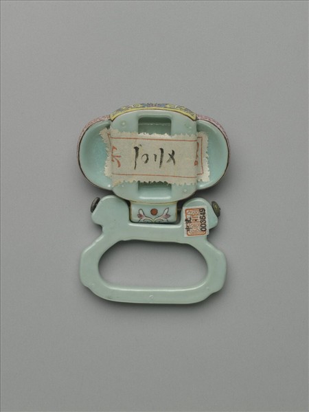 粉彩番蓮紋描金帶板