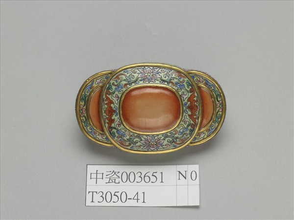 粉彩番蓮紋描金帶扣