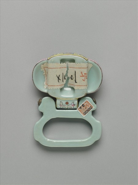 粉彩番蓮紋描金帶板