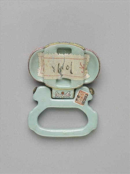 粉彩番蓮紋描金帶板