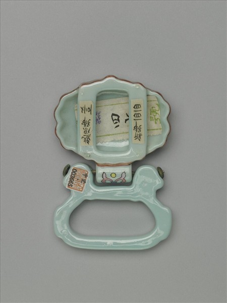 粉彩松石色描金帶板