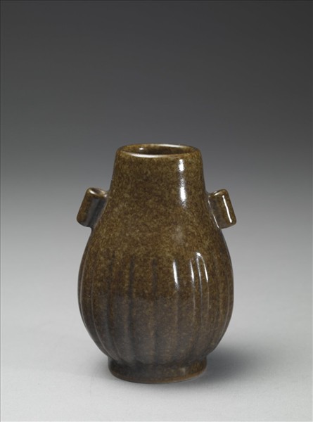 葉末釉貫耳瓶