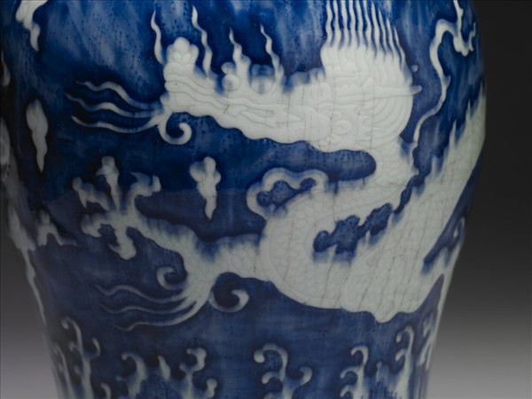 青花波濤白龍紋梅瓶