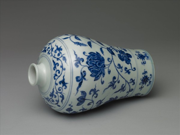 青花蓮紋梅瓶