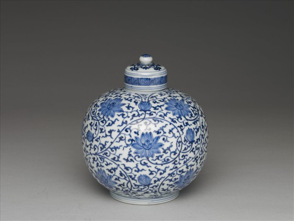 青花纏枝花卉紋蓋罐