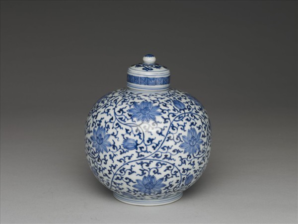 青花纏枝花卉紋蓋罐
