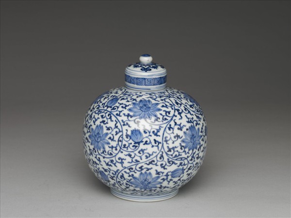 青花纏枝花卉紋蓋罐