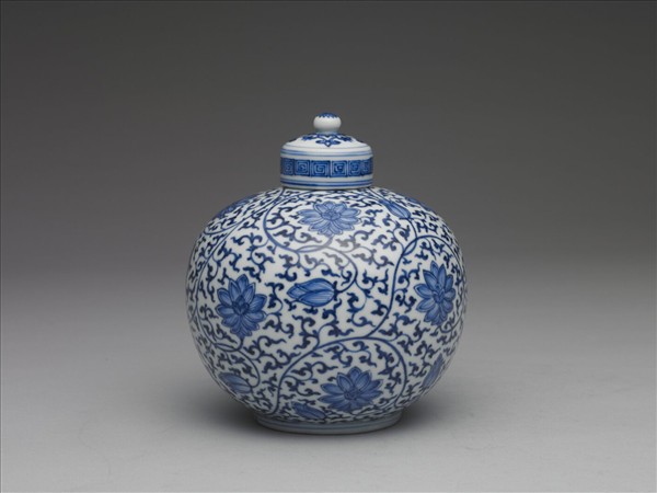 青花纏枝花卉紋蓋罐
