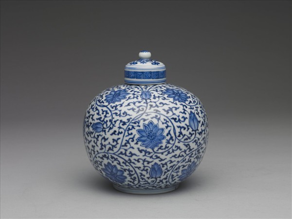 青花纏枝花卉紋蓋罐