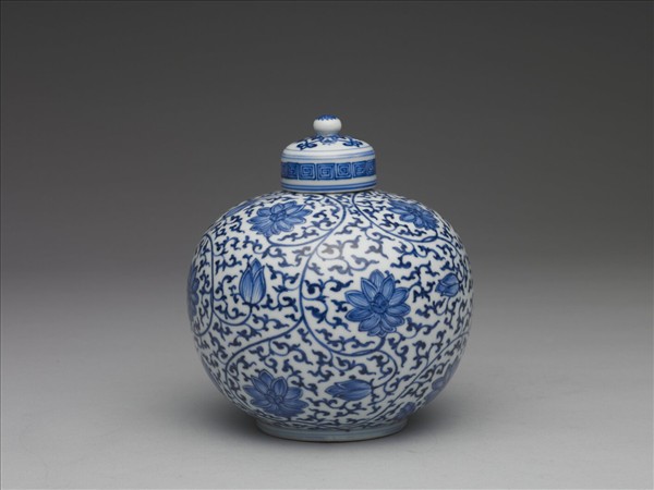 青花纏枝花卉紋蓋罐
