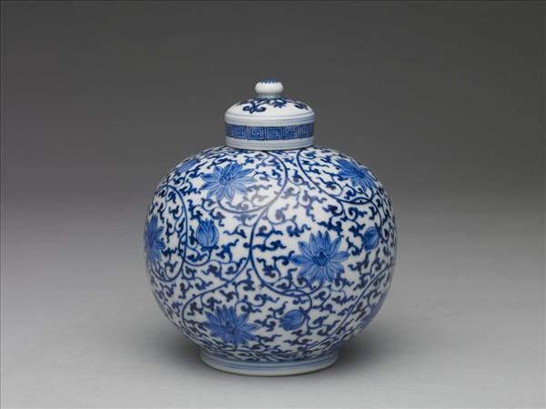 青花纏枝花卉紋蓋罐