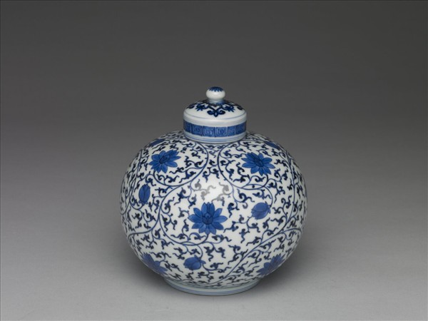 青花纏枝花卉紋蓋罐