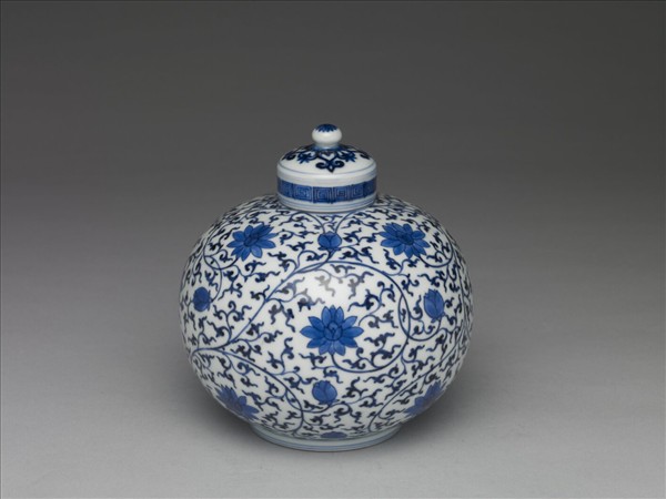 青花纏枝花卉紋蓋罐