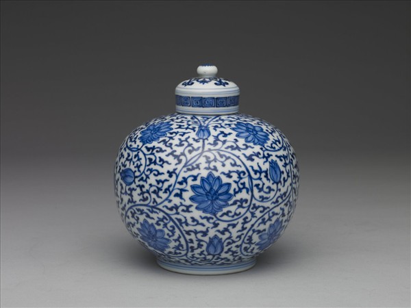 青花纏枝花卉紋蓋罐