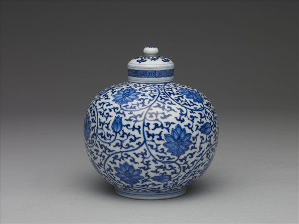 青花纏枝花卉紋蓋罐
