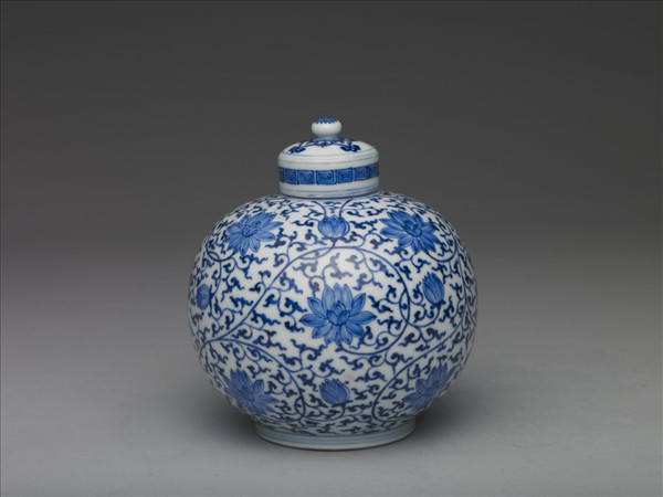 青花纏枝花卉紋蓋罐