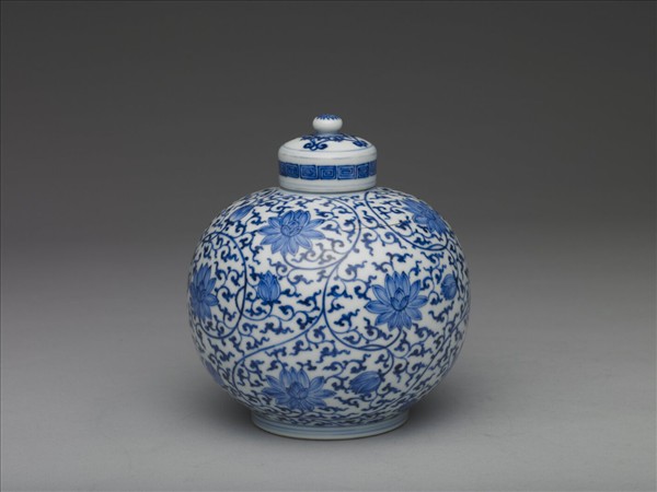 青花纏枝花卉紋蓋罐