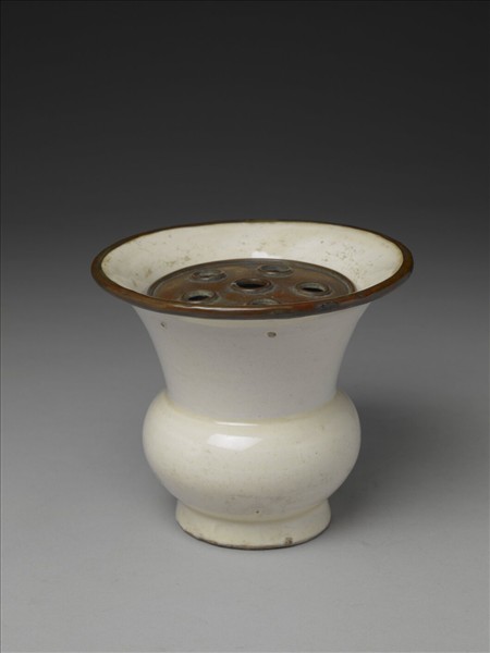 白瓷渣斗（附金屬膽）