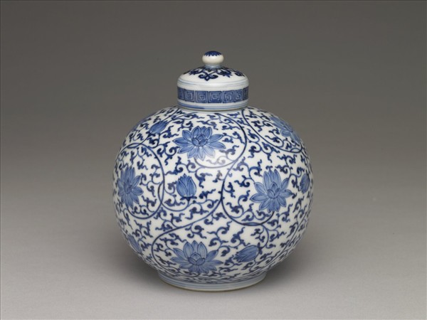 青花纏枝花卉紋蓋罐