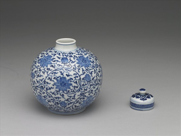 青花纏枝花卉紋蓋罐