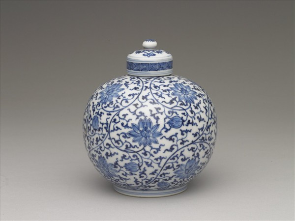 青花纏枝花卉紋蓋罐