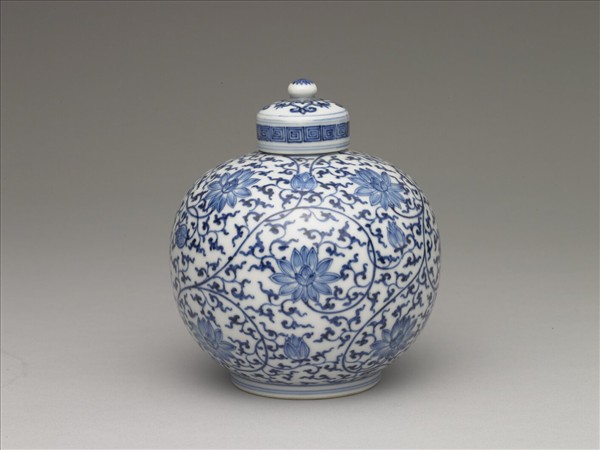 青花纏枝花卉紋蓋罐