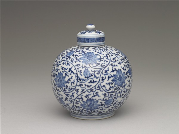 青花纏枝花卉紋蓋罐