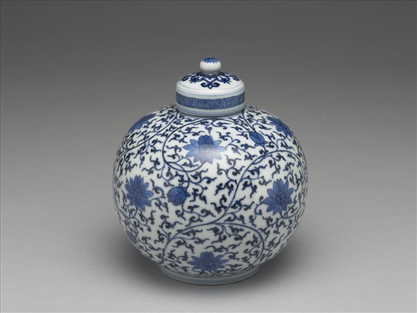 青花纏枝花卉紋蓋罐