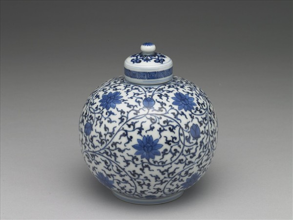 青花纏枝花卉紋蓋罐