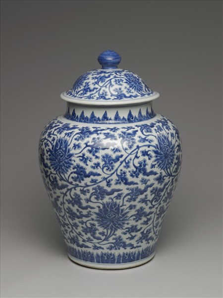 青花番蓮紋蓋罐