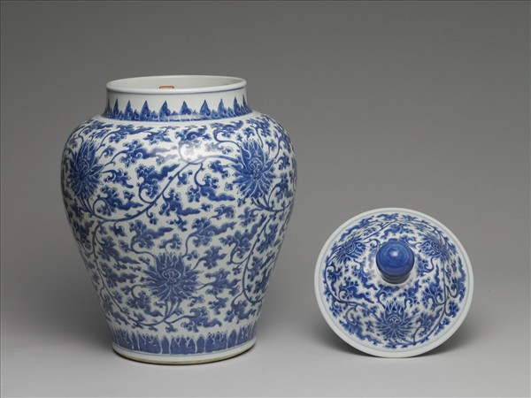 青花番蓮紋蓋罐