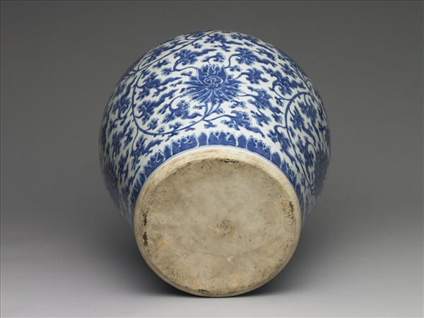 青花番蓮紋蓋罐