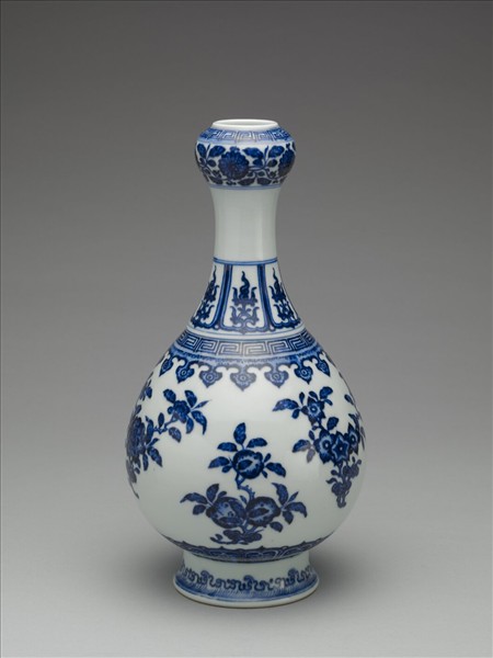 青花折枝花果紋蒜頭瓶