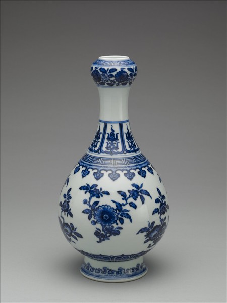 青花折枝花果紋蒜頭瓶