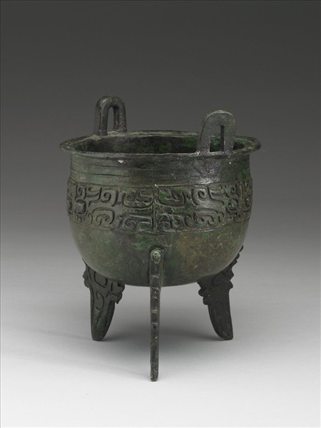獸面紋扁足鼎