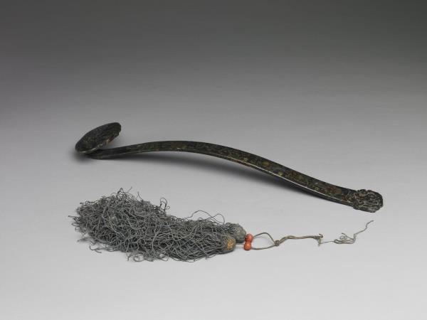 嵌金銀雲紋如意