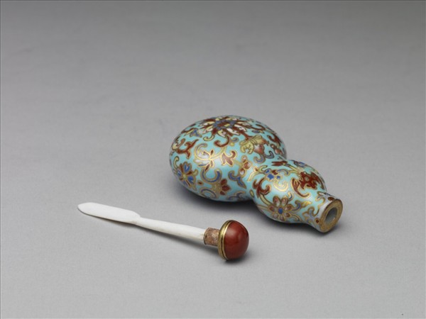 粉彩湖綠地纏枝花卉紋葫蘆式鼻煙壺
