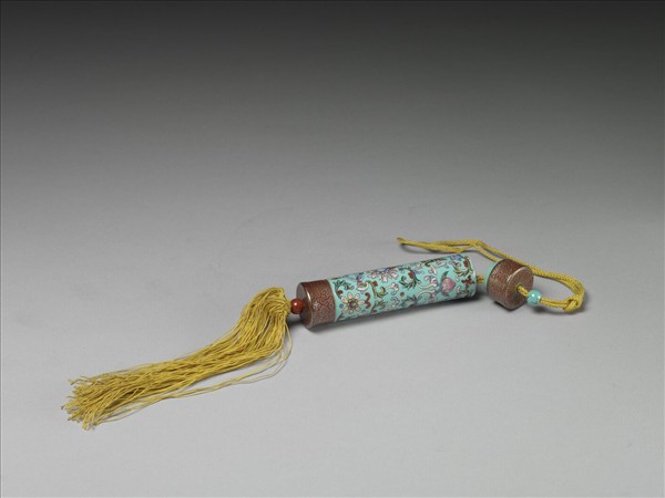 粉彩湖綠地纏枝花卉紋牙籤筒