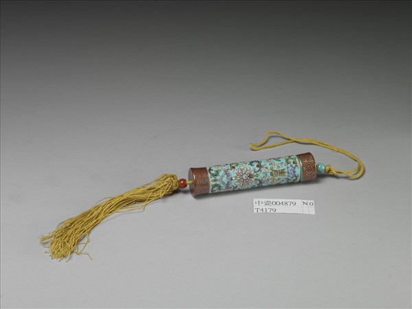 粉彩湖綠地纏枝花卉紋牙籤筒