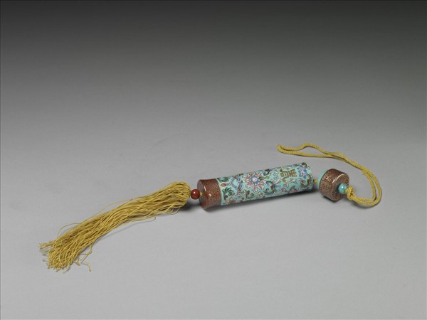 粉彩湖綠地纏枝花卉紋牙籤筒