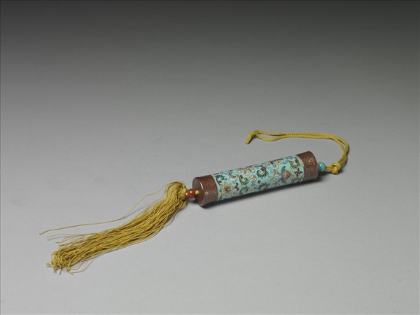 粉彩湖綠地纏枝花卉紋牙籤筒