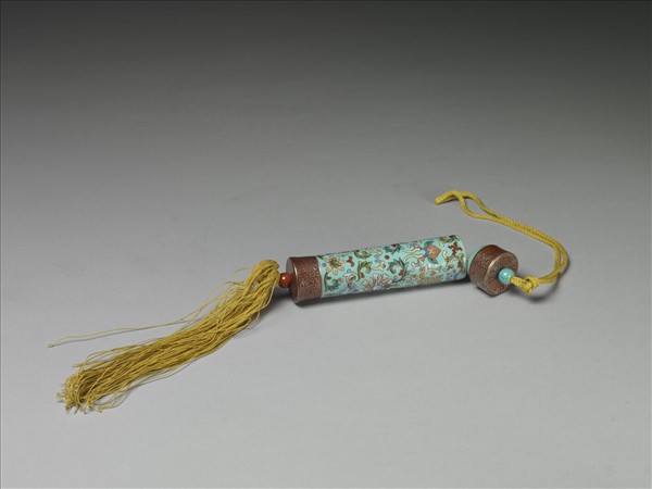 粉彩湖綠地纏枝花卉紋牙籤筒