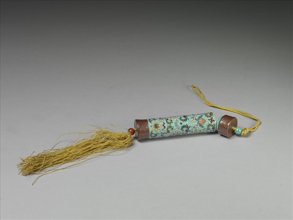 粉彩湖綠地纏枝花卉紋牙籤筒