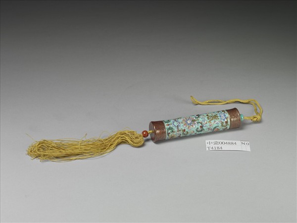 粉彩湖綠地纏枝花卉紋牙籤筒