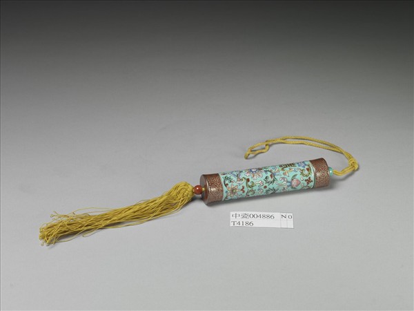粉彩湖綠地纏枝花卉紋牙籤筒