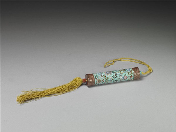 粉彩湖綠地纏枝花卉紋牙籤筒