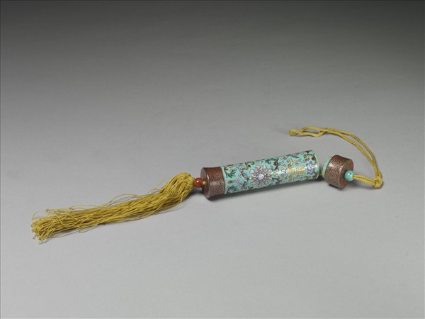 粉彩湖綠地纏枝花卉紋牙籤筒