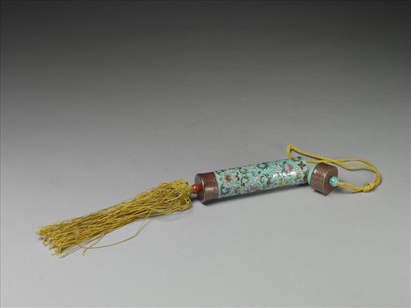 粉彩湖綠地纏枝花卉紋牙籤筒