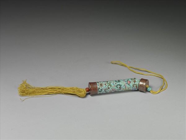 粉彩湖綠地纏枝花卉紋牙籤筒