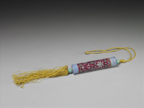 粉彩紅地纏枝花卉紋牙籤筒